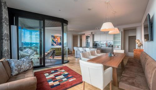 Rooftop Apartment (South View)