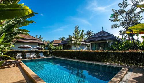 Villa with Garden View