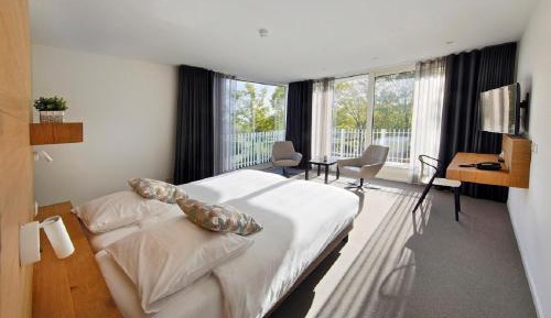 Junior Suite with Balcony