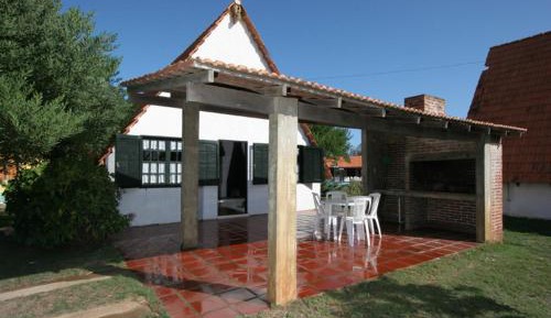 Bungalow (4 Adults)