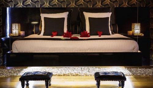 Deluxe Suite with Spa Bath