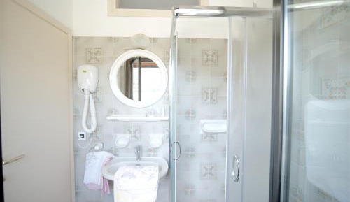 Double or Twin Room with Lake View