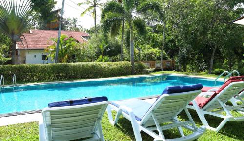 Villa with Garden View