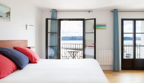 Superior Double Room with Balcony and Sea View