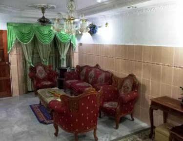 Three-Bedroom Townhouse