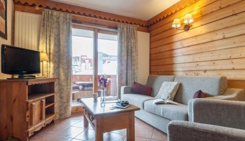 Three-Bedroom Apartment with Balcony (8 People)