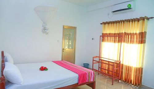 Standard Double Room with Half Day Safari (5 am - 10 am)