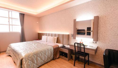 Deluxe Double or Twin Room