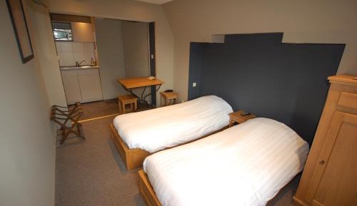 Twin Room with Street View