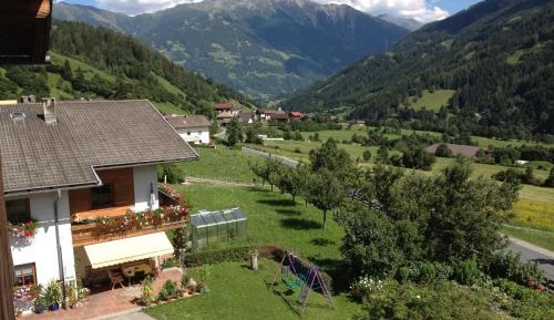 One-Bedroom Apartment with Balcony