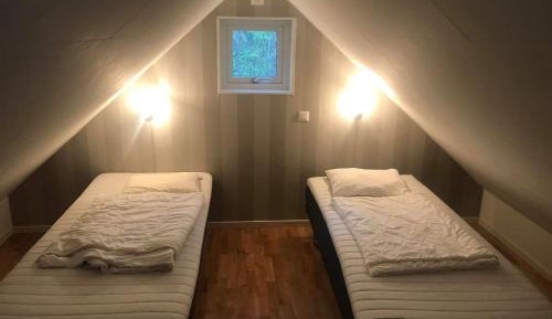 Superior Two-Bedroom Cottage (6 Adults)