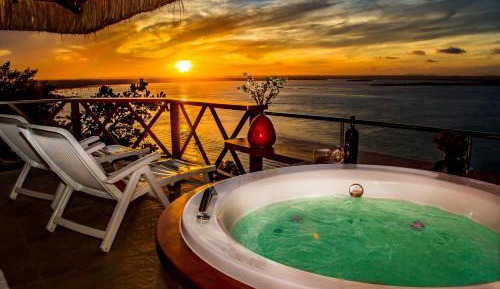 Deluxe Suite with Spa Bath and Panoramic Sea View