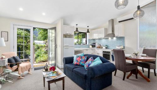 Deluxe Queen Suite