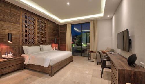 Deluxe Double Room with Balcony