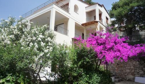 Villa - Beach Front
