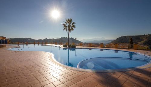 Apartment with Mountain View