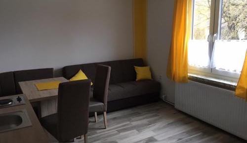Deluxe Studio