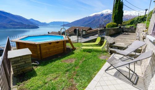 One-Bedroom House with Lake View