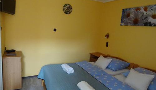 Studio Apartment with Terrace