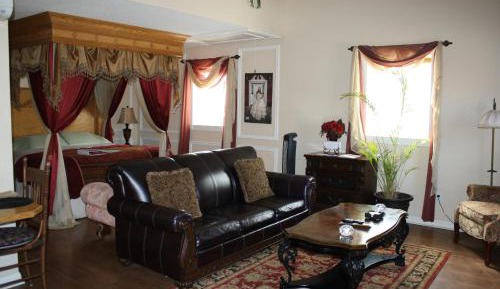 Honeymoon Suite