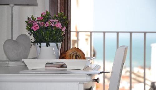 Deluxe Double Room with Balcony and Sea View