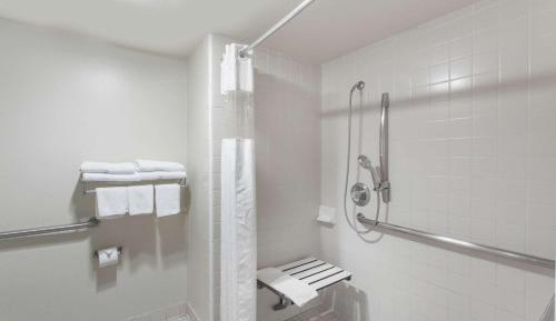 Queen Room with One Queen and One Double Bed, Mobility Access/1st Floor and Roll-In Shower, Non-Smoking