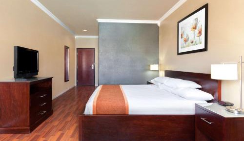 King Room - Non-Smoking