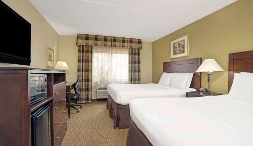 Queen Room with Two Queen Beds - Non-Smoking