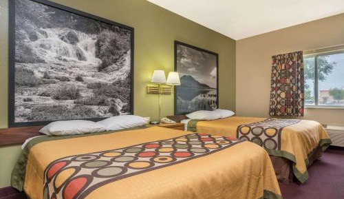 Queen Room with Two Queen Beds and Roll-in Shower - Mobility Accessible/Non-Smoking