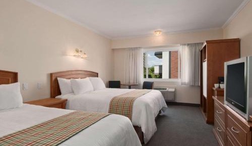 Queen Suite - Non-Smoking