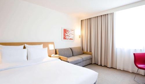 Two Adjoining Rooms - non communicating rooms
