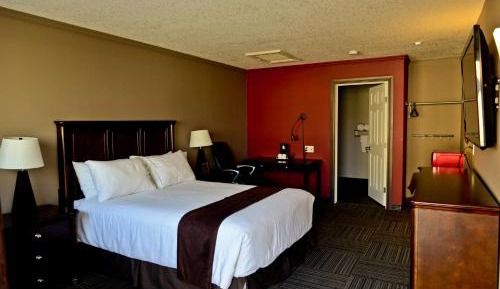 Deluxe Queen Room