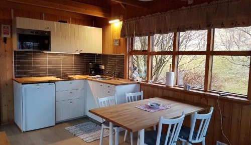 Two-Bedroom Cottage with Hot Tub