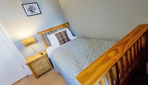 Single Room with Shared Toilet