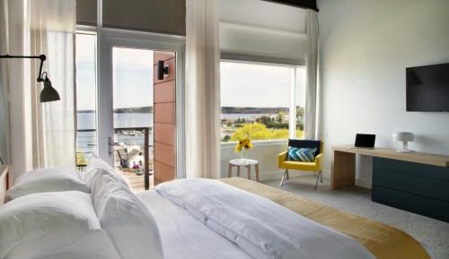 Queen Room with Balcony