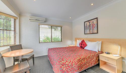 Deluxe Queen Room