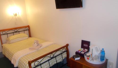 Single Room with Shared Bathroom
