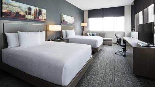 Queen Room with Accessible Tub - Disability Access