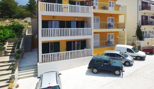 Deluxe Two-Bedroom Apartment with Sea View