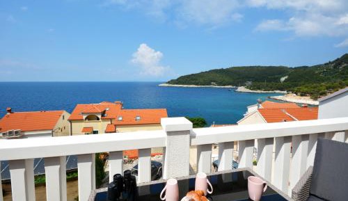 Penthouse Two-Bedroom Apartment with Sea View