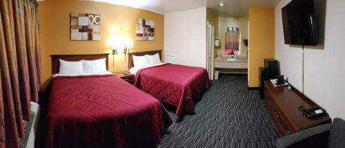 Queen Room with Two Queen Beds - Non-Smoking