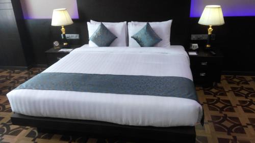 King Room with City View - Disability Access