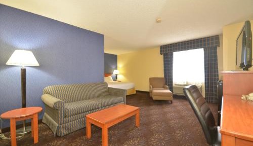 Deluxe King Studio Suite - Non-Smoking