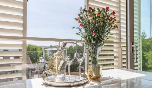 Apartment with Garden View