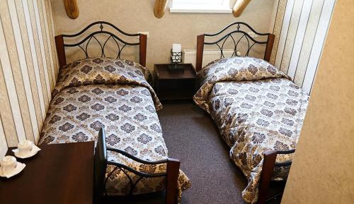 Twin Room with Shower