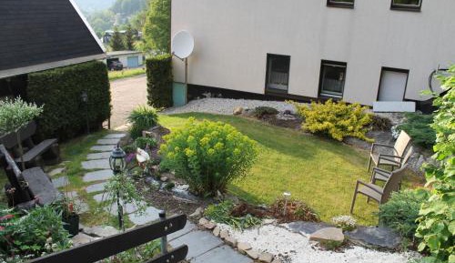 Apartment with Mountain View