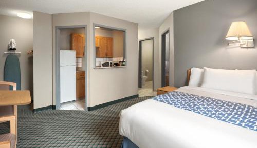 One-Bedroom Suite with Two Double Beds - Non-Smoking