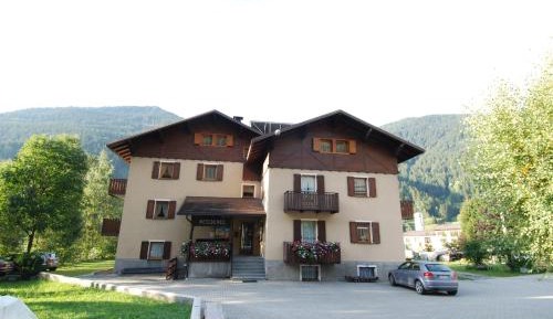 One-Bedroom Apartment (4 Adults)