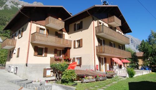 One-Bedroom Apartment (2 Adults)