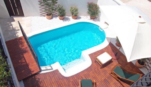 One-Bedroom Apartment with Terrace